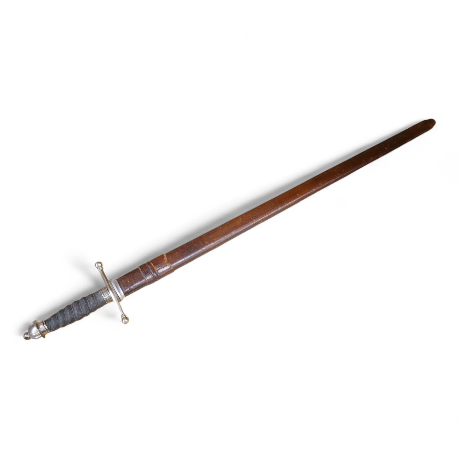 World War I Scottish infantry officer’s undress sword, etched and polished regulation blade with crowned GVR cipher and regulation cruciform hilt, in its leather scabbard